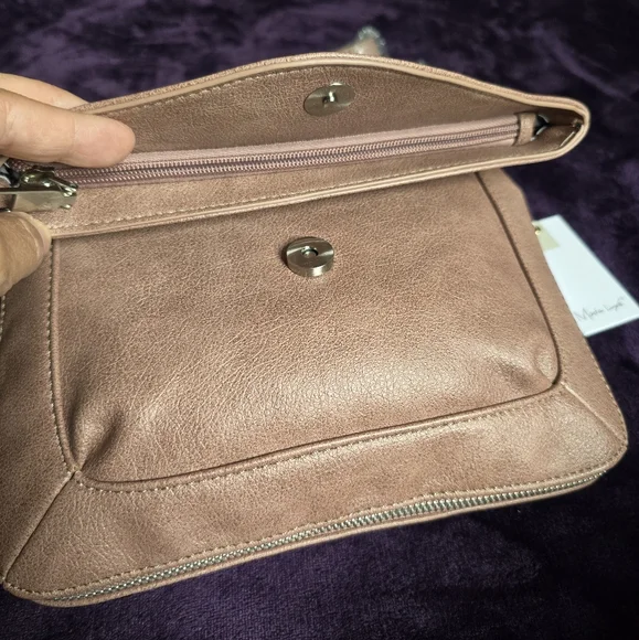 Moda Luxe Easy Foldover Crossbody - Picture 13 of 15